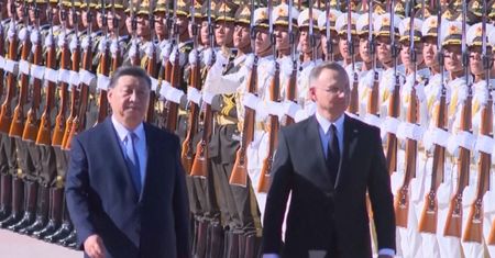 Duda w cztery oczy z Xi Jinpingiem. Pierwsze momenty spotkania w Chinach