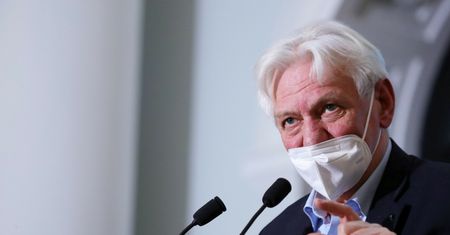 Zwrot ws. maseczek? Prof. Andrzej Horban podaje możliwą datę