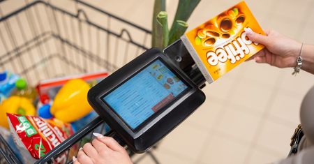 Inteligentne wózki na zakupy pozwalają uniknąć kolejek - potwierdza to 94% konsumentów używających technologii ZeroQs