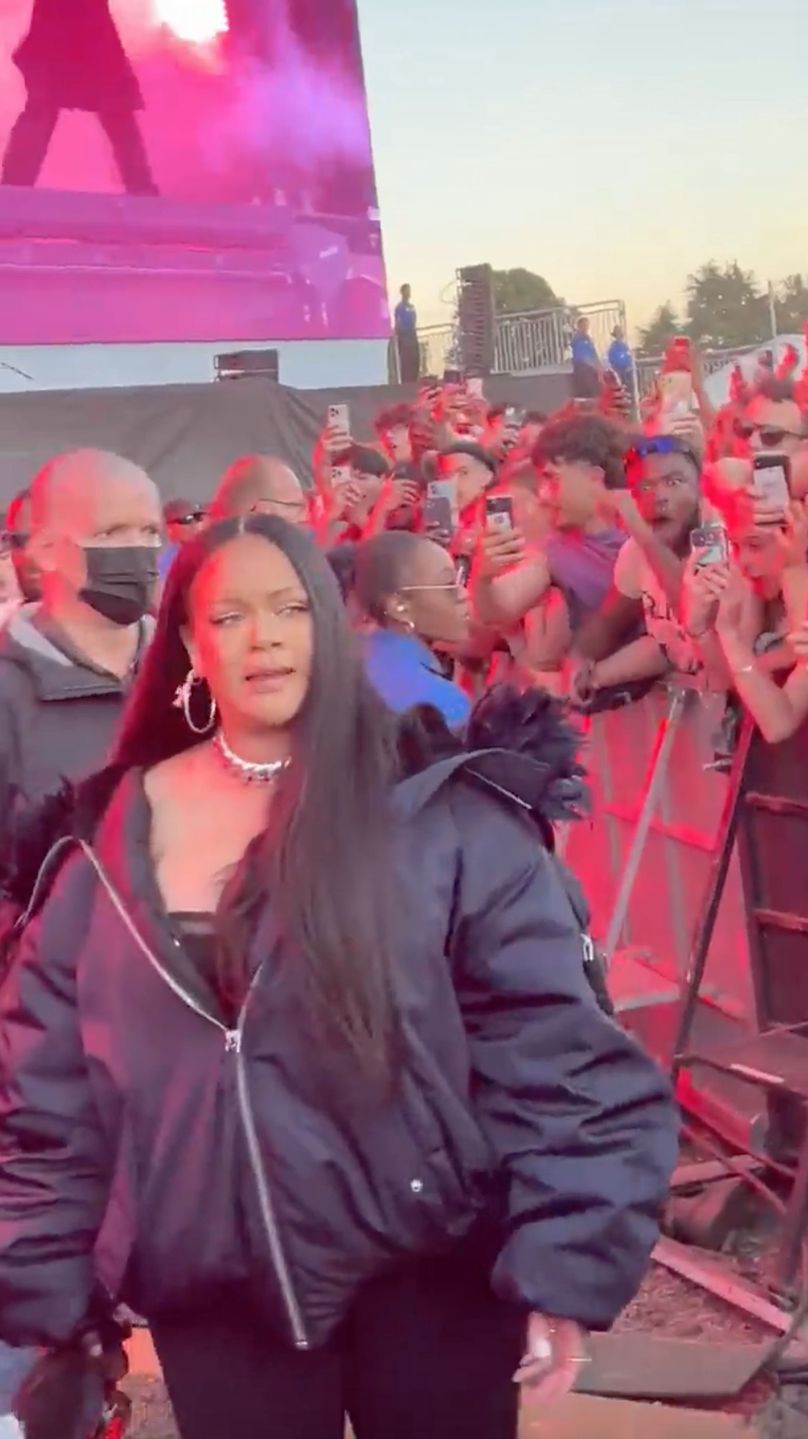Rihanna przyłapana pierwszy raz po porodzie