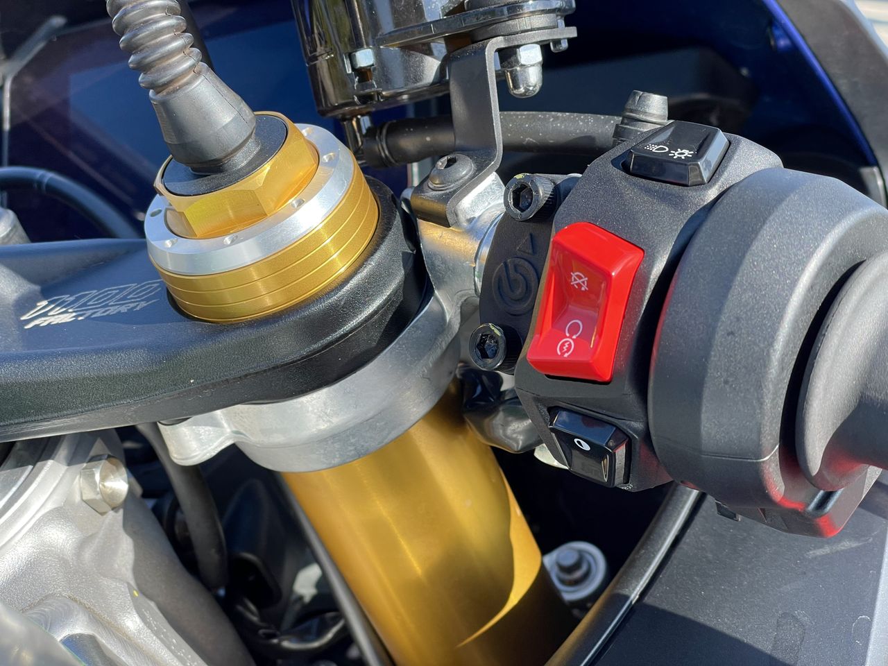 Aprilia RSV4 Factory