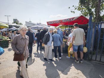 Sprawdziliśmy ceny truskawek na wszystkich targowiskach w Toruniu. Wiemy, gdzie są najtańsze
