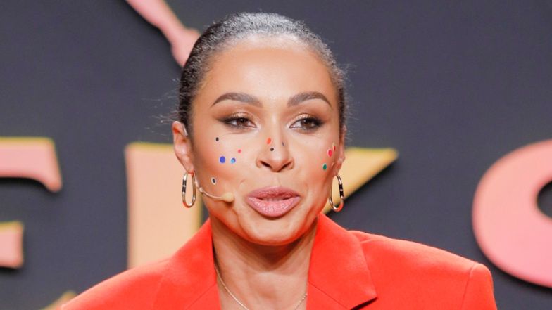 Omenaa Mensah pokazała brzuch