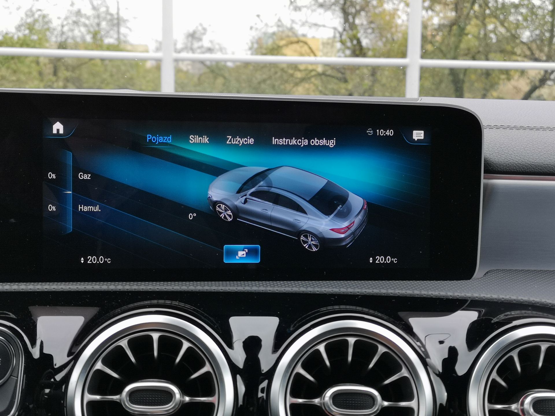 Mercedes CLA: System MBUX, wirtualny kokpit i audio Burmester 19