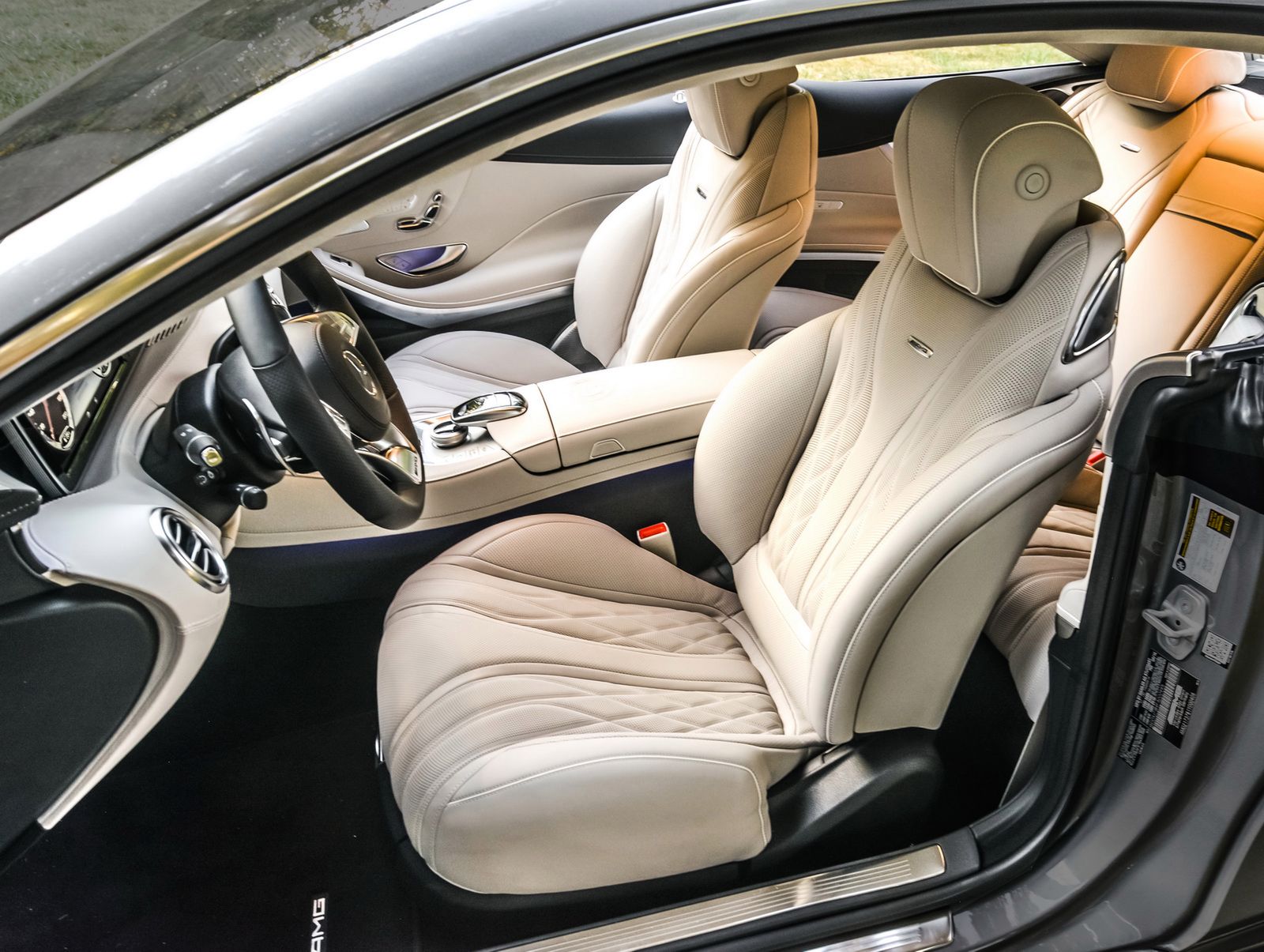 Mercedes-Benz S63 AMG i S550 Coupé w nowej galerii zdjęć 26