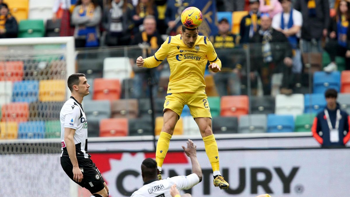 PAP/EPA / GABRIELE MENIS / Na zdjęciu: Koray Gunter (w środku) 