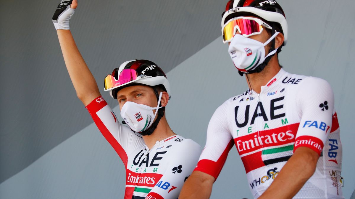 PAP/EPA / SEBASTIEN NOGIER / Na zdjęciu: kolarze grupy UAE-Team Emirates