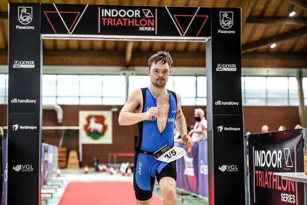 24-latek ukończył już trzy zawody triathlonowe w życiu