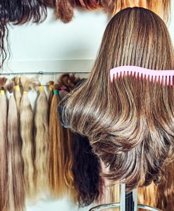 Chciała sprzedać cenną perukę. Kilkanaście tysięcy złotych wyparowało