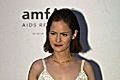 Jennifer Jason Leigh w thrillerze o duchach