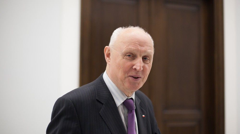 Orlen może na pół roku zakazać Jasińskiemu pracy u konkurencji z branży naftowej.