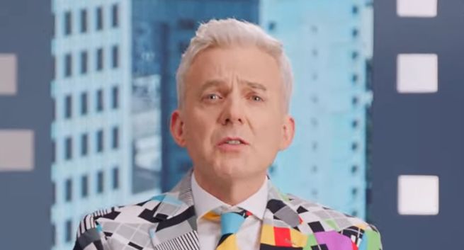 W spocie TVN gwiazdy śpiewają piosenkę z Kabaretu Starszych Panów (wideo)