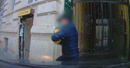 Łódź. 45-latek ukradł z auta 800 tys. złotych. Nie nacieszył się nimi długo