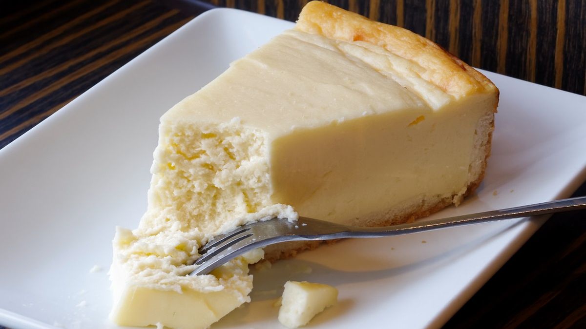 Sernik za grosze? To możliwe! Przepis na 3-składnikowy hit