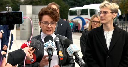 “Lex Czarnek” po retuszu wraca jako “projekt poselski”. Protestujący: To w 80 procentach ta sama ustawa, prawdziwą autorką jest dyrektorka z MEiN