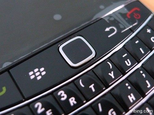 Colt - BlackBerry bez klawiatury QWERTY i trackpada?