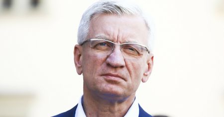 Fałszywy alarm bombowy. Prezydent Poznania wprost o antyszczepionkowcach