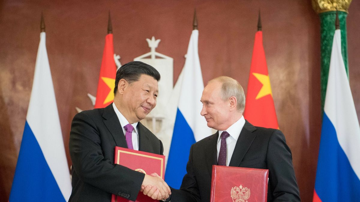 Prezydent Chin Xi Jinping  i Władimir Putin 