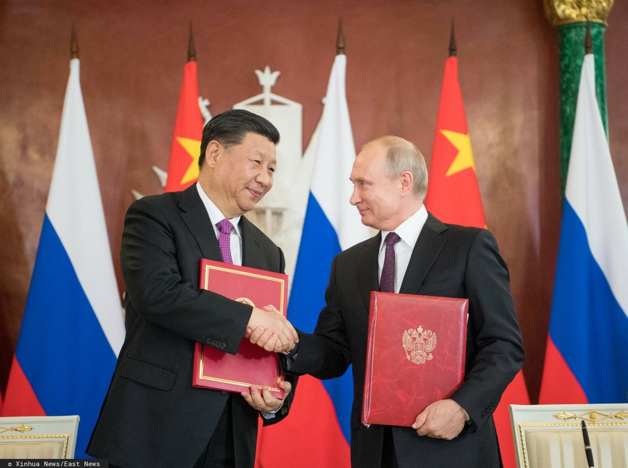 Prezydent Chin Xi Jinping  i Władimir Putin 