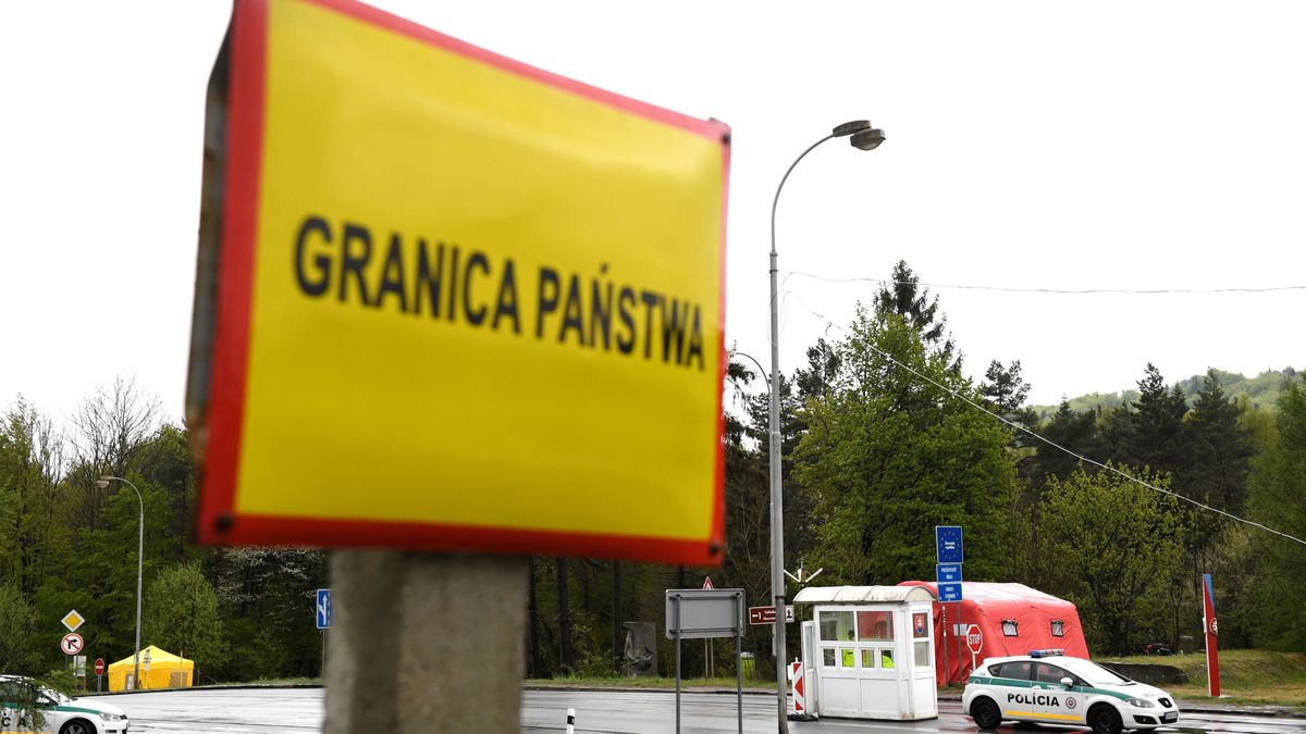 Przy przekraczaniu granicy pogranicznik zażąda dokumentu na piśmie, że pracujemy lub studiujemy za granicą.