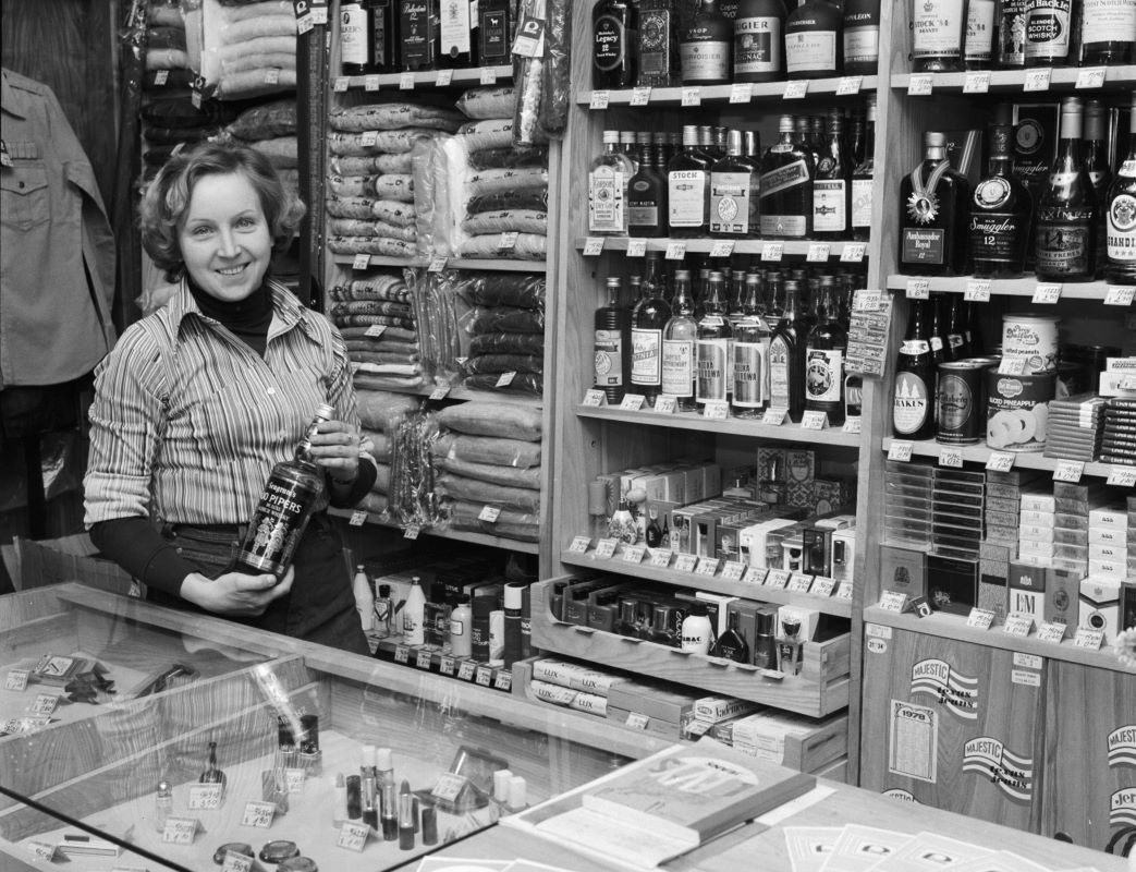 Zakupy w PRL-u, czyli kolejki, kartki i pustki na półkach