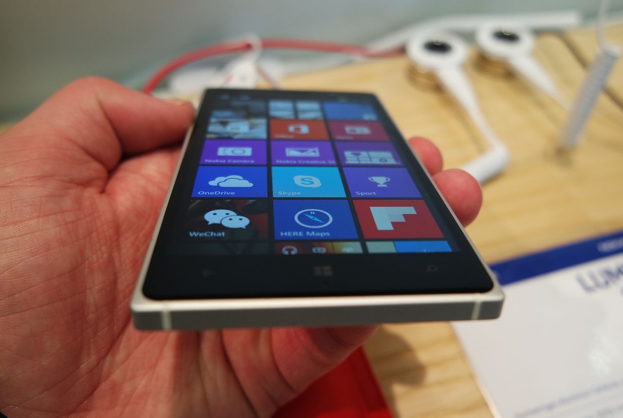 Lumia 830