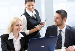 Bezrobocie spada, bo…