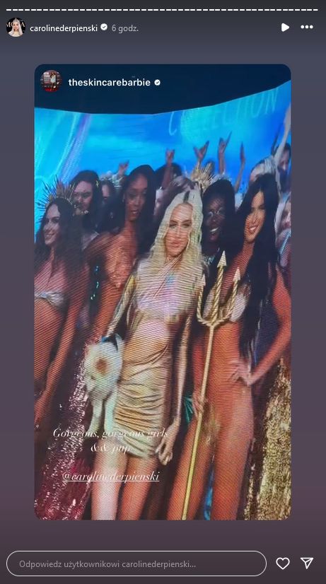 Caroline Derpienski prezentuje swoje stroje kąpielowe na Miami Swim Week