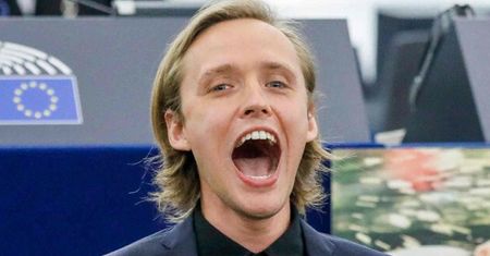 Orły 2021. Bartosz Bielenia apeluje o ZNIESIENIE PODZIAŁU na kategorie męskie i kobiece: "Istnieje NIEBINARNE spektrum"