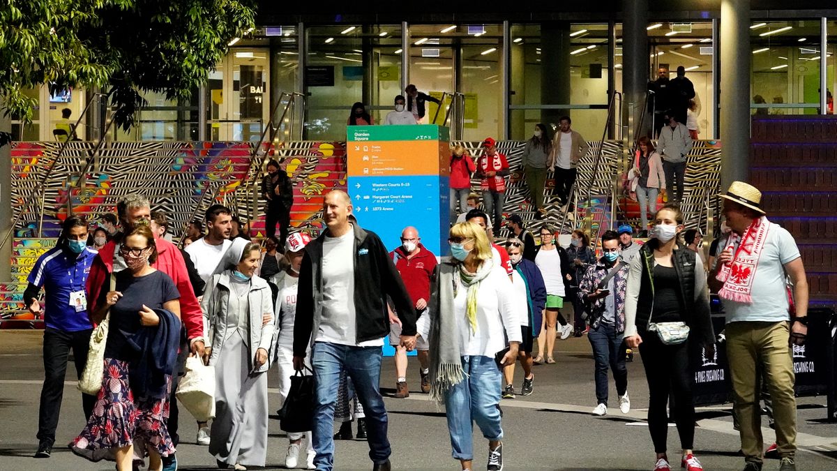 Zdjęcie okładkowe artykułu: PAP/EPA / DAVE HUNT / Kibice w Melbourne zostali wyproszeni z trybun podczas meczów Australian Open