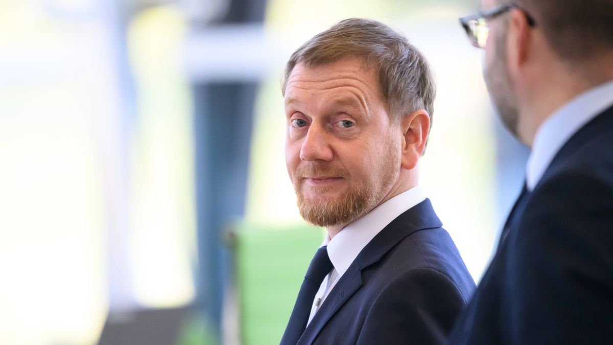 Minister President of Saxony Michael Kretschmer
FILED - 29 October 2025, Saxony, Dresden: Minister President of Saxony Michael Kretschmer stands in the plenary chamber before the start of the session of the Saxon State Parliament. Photo: Robert Michael/dpa 
Dostawca: PAP/DPA.
Robert Michael