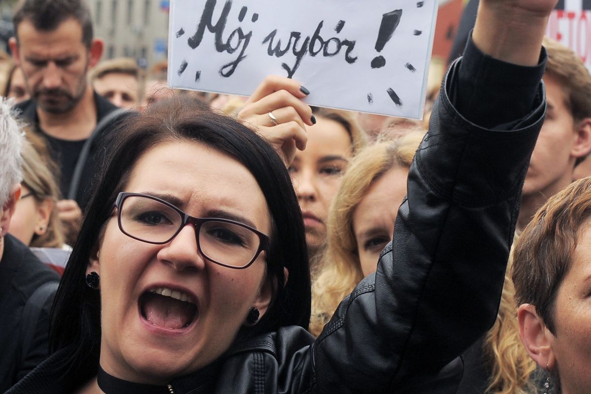 Kobiety chcą zebrać 60 tys. na strajk. Mają już prawie całość