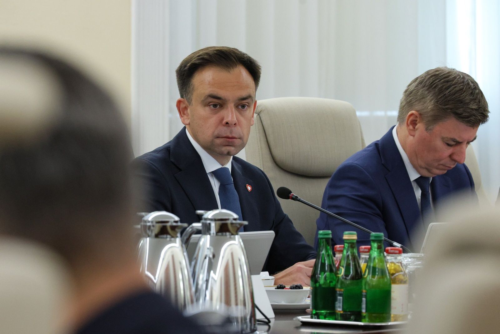 Deficyt 282,6 mld zł w 2027: Czy rząd zdoła utrzymać kontrolę nad finansami?