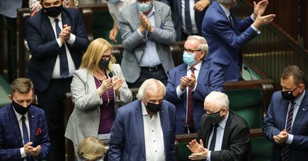 Arognacja i chamstwo to nie powód do odwołania? Porozumienie broni Terleckiego