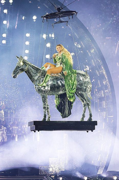 Latający koń na koncercie Beyonce