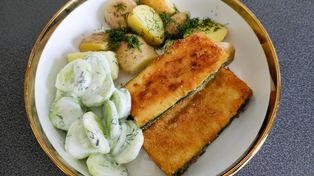 Smażona cukinia w panierce do obiadu. Pyszny i prosty patent na lato. Jest chrupiąca i rumiana. W sezonie robię ją zamiast kotletów