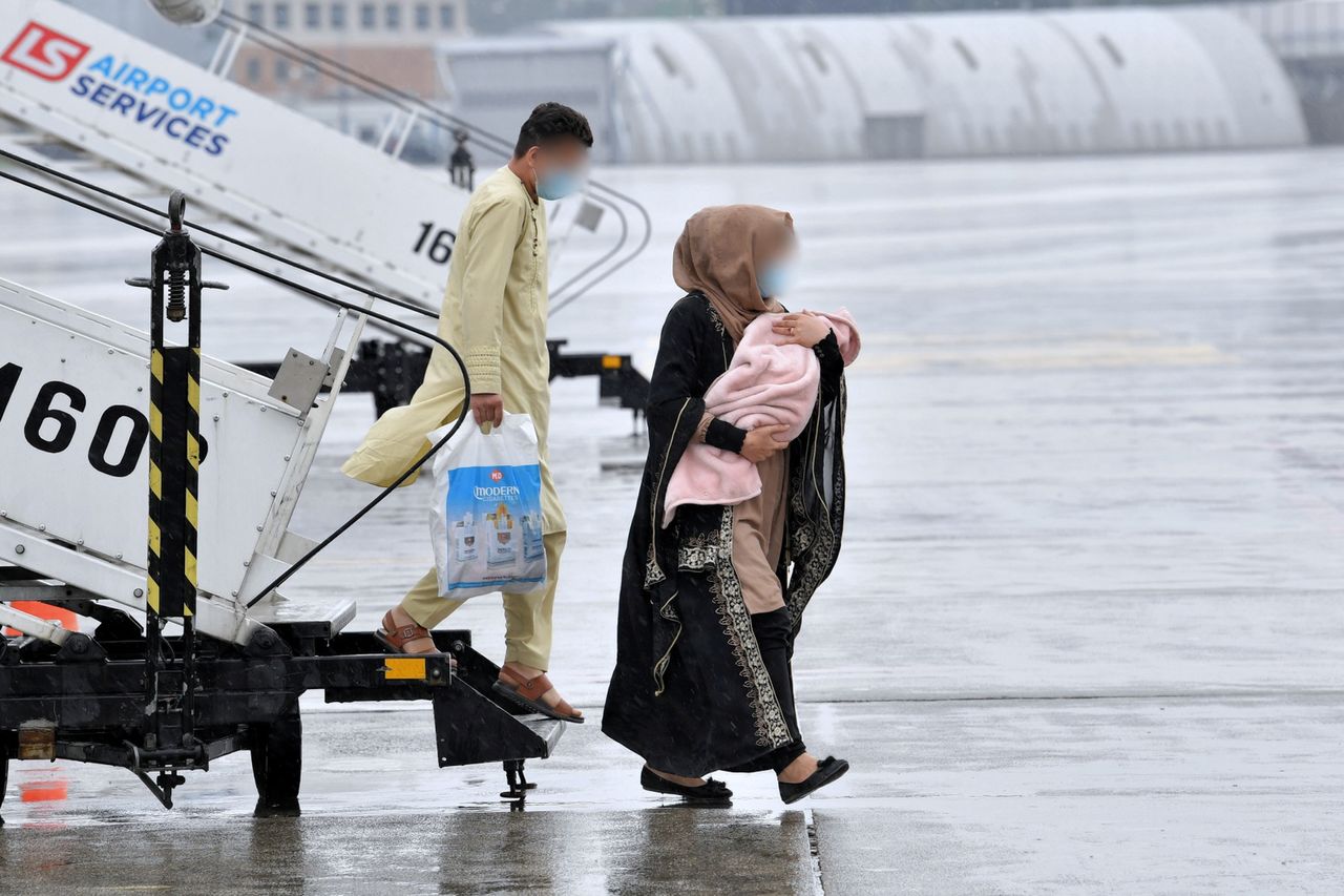 Afganistan. Ponad 700 ewakuowanych w Polsce. Wiadomo, gdzie trafią 