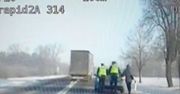 Siemiatycze: Awaria samochodu. Policjanci pomogli małżeństwu