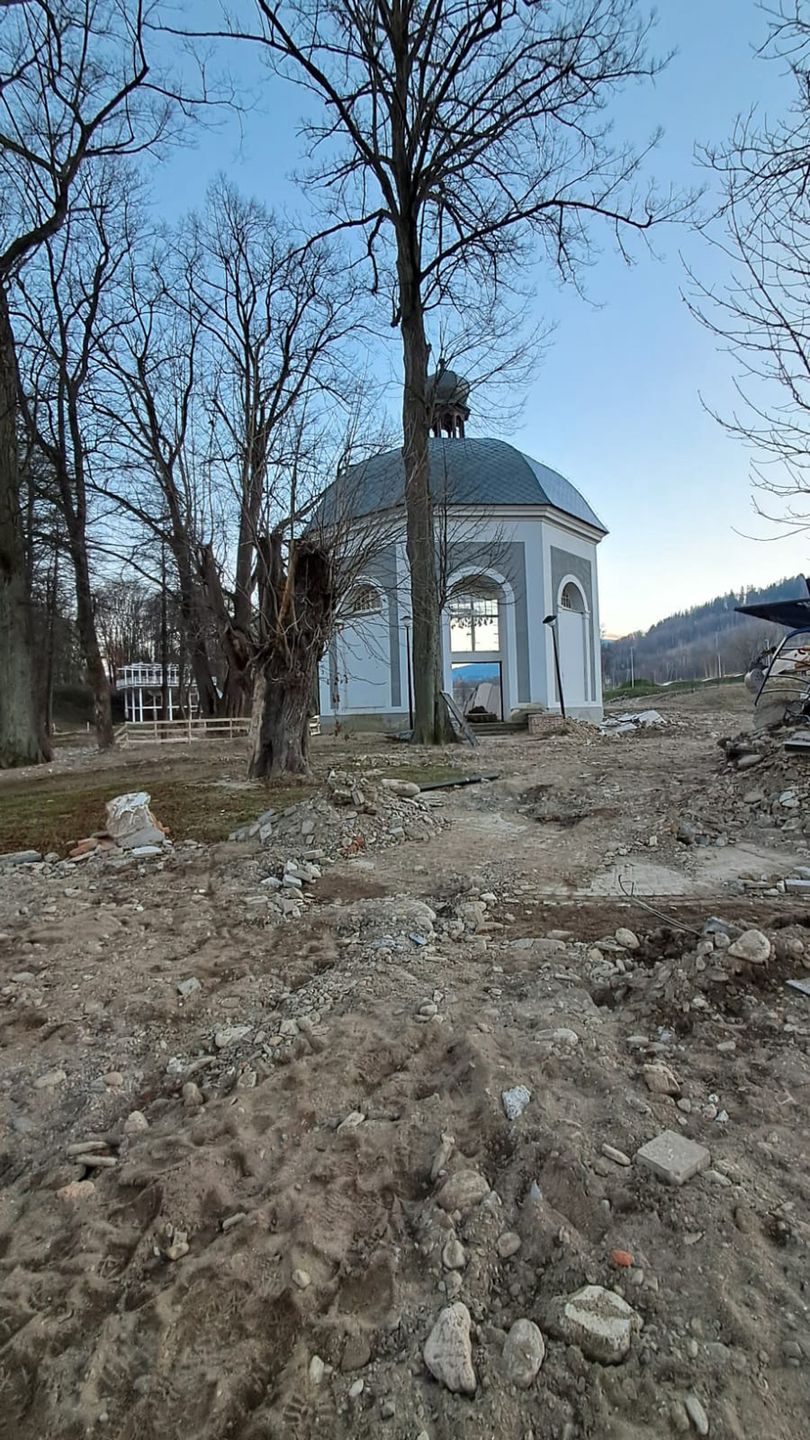 Zniszczenia w Stroniu Śląskim po dwóch miesiącach od powodzi