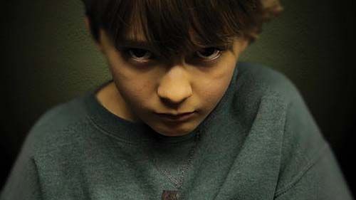 Mamusiu, jestem Jezusem czy Antychrystem? [zwiastun] 1