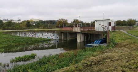 Z Bystrzycy wyłowiono zwłoki kobiety. Dryfujące ciało zauważyli przechodnie