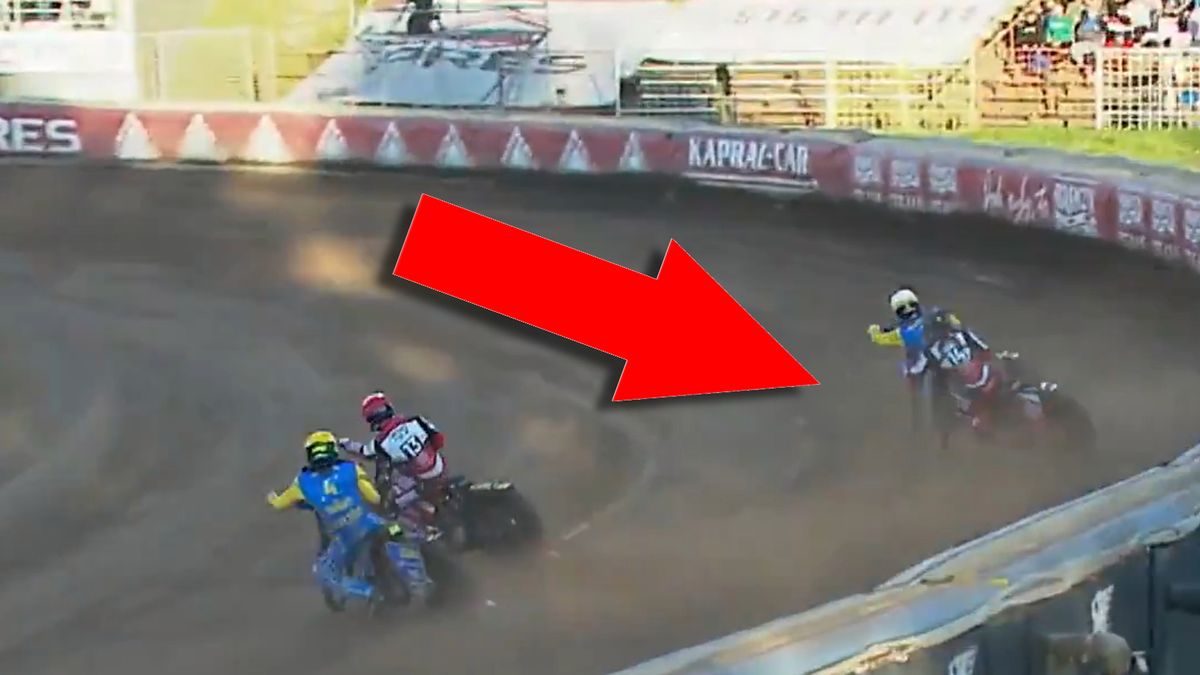 Twitter / CANAL+ SPEEDWAY / Na zdjęciu: Maksymilian Pawełczak w kasku niebieskim