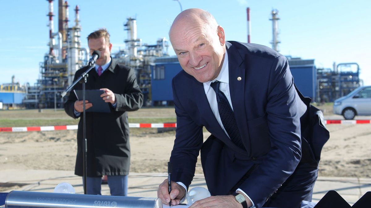 Paweł Olechnowicz, prezes Lotosu