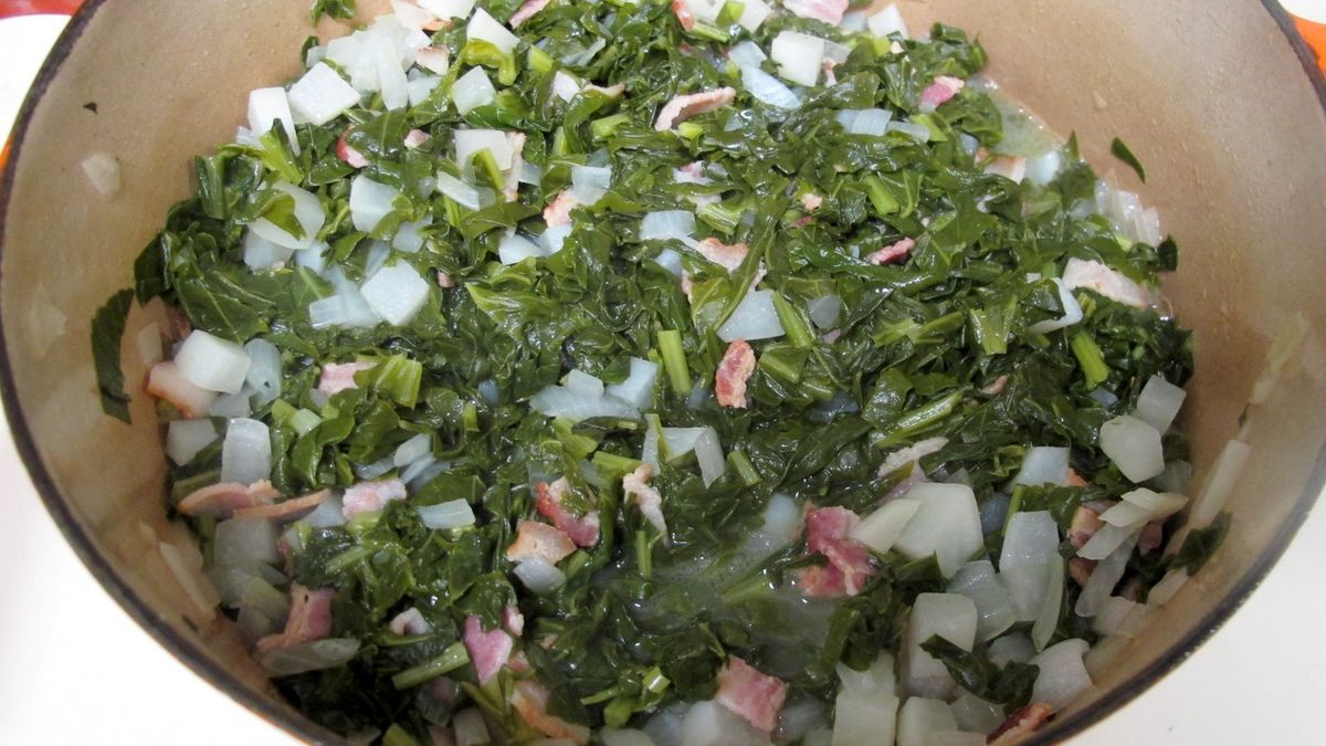 Gotowane mrożone liście rzepy bez dodatku soli, odsączone