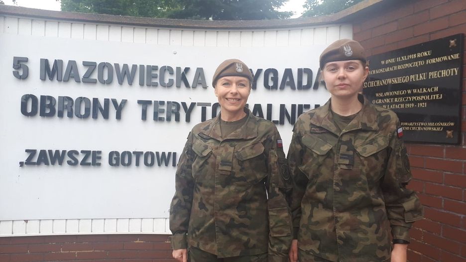Terytorialsi. Kpr. Dorota Walczewska i jej córka kpr. Kinga Walczewska (fot. WawaLove/WP)