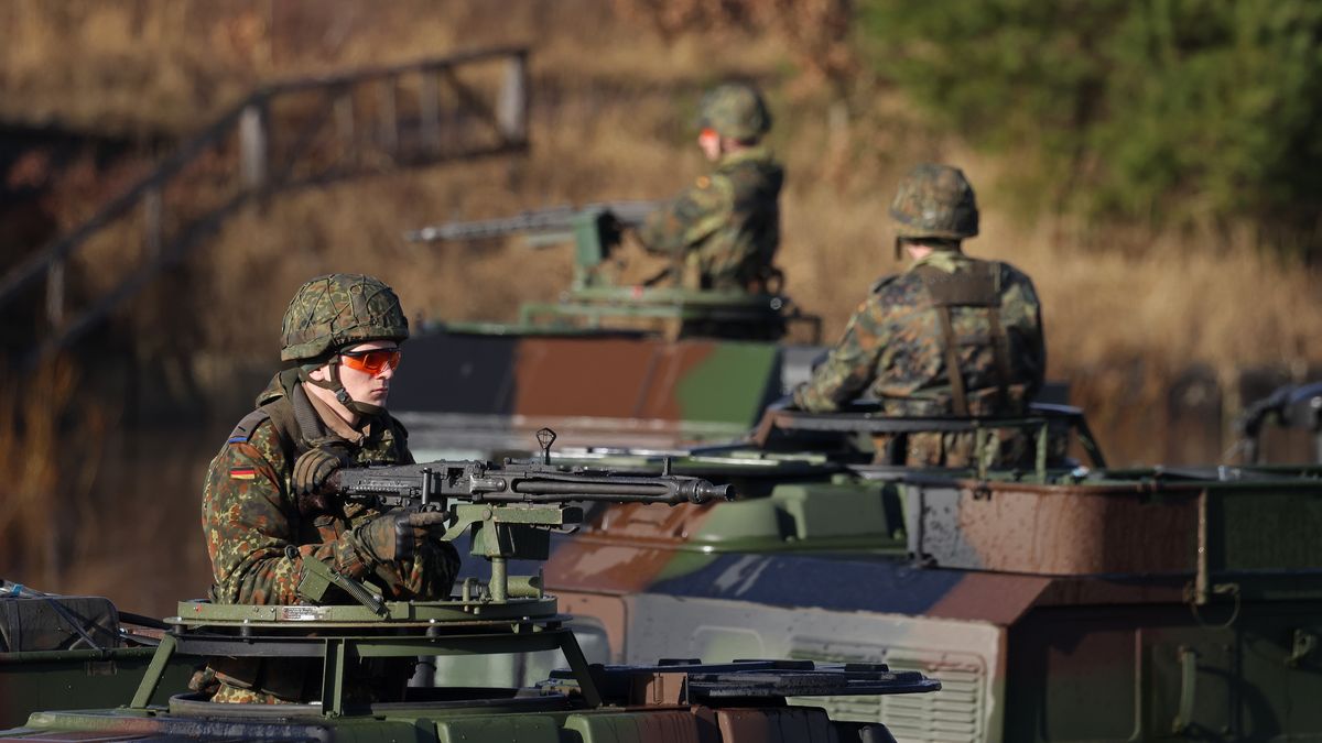 Żołnierze Bundeswehry podczas ćwiczeń w Munster, luty 2022 r.