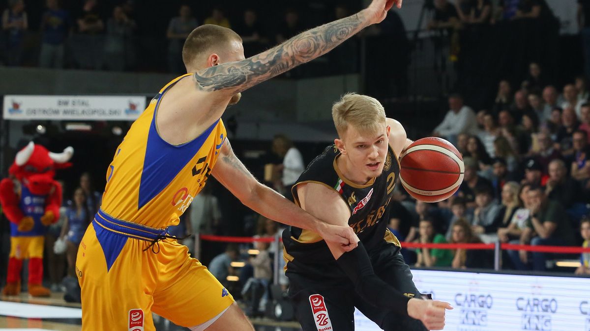 PAP / Tomasz Wojtasik / Na zdjęciu: Aigars Skele (z lewej) i Łukasz Kolenda