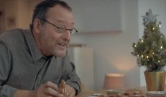 Jean Reno w spocie PFN opowiada o Bożym Narodzeniu w Polsce (wideo)