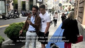 Przyśpiewki, pamiątki, autografy i pistolety. Genua oszalała na punkcie Krzysztofa Piątka