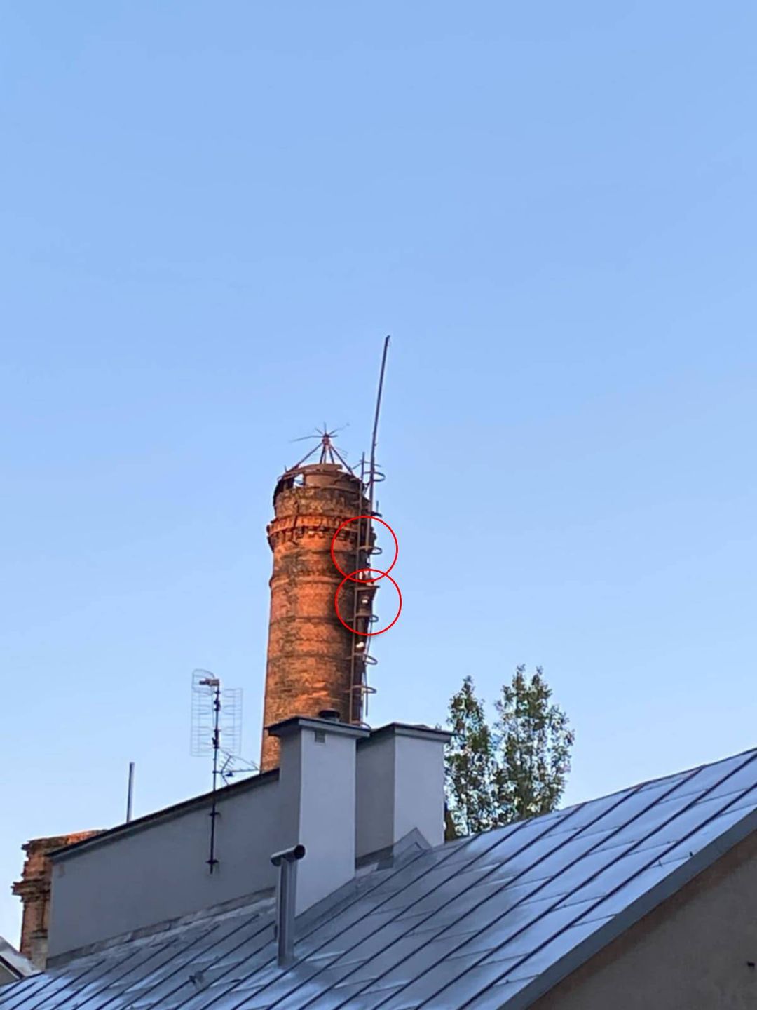 Nastolatkowie wdrapali się na wieżę dawnej słodowni browaru Vetterów w Lublinie